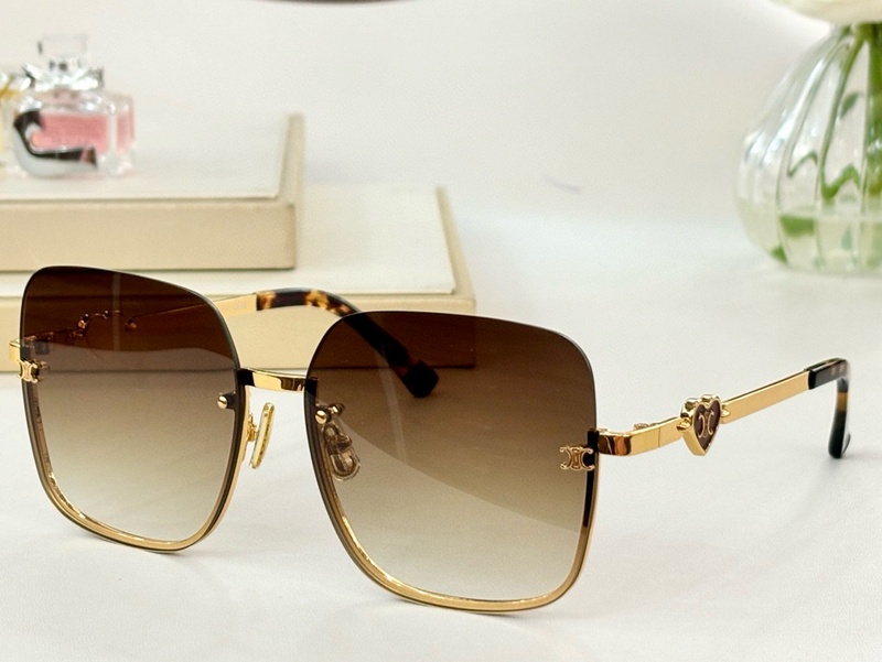 CELINE Sunglasses 70